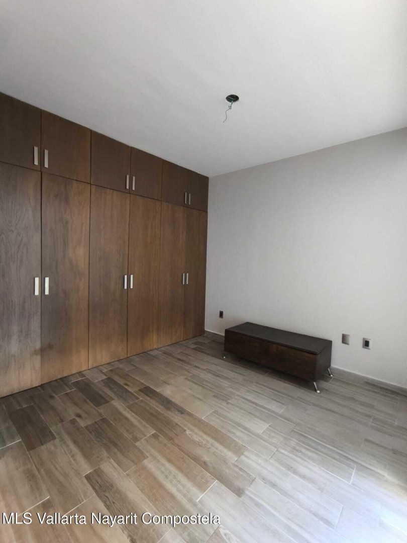 20251011183621835279000000-o