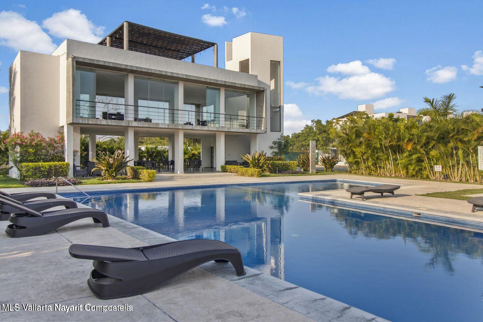 20251011183707985699000000-o