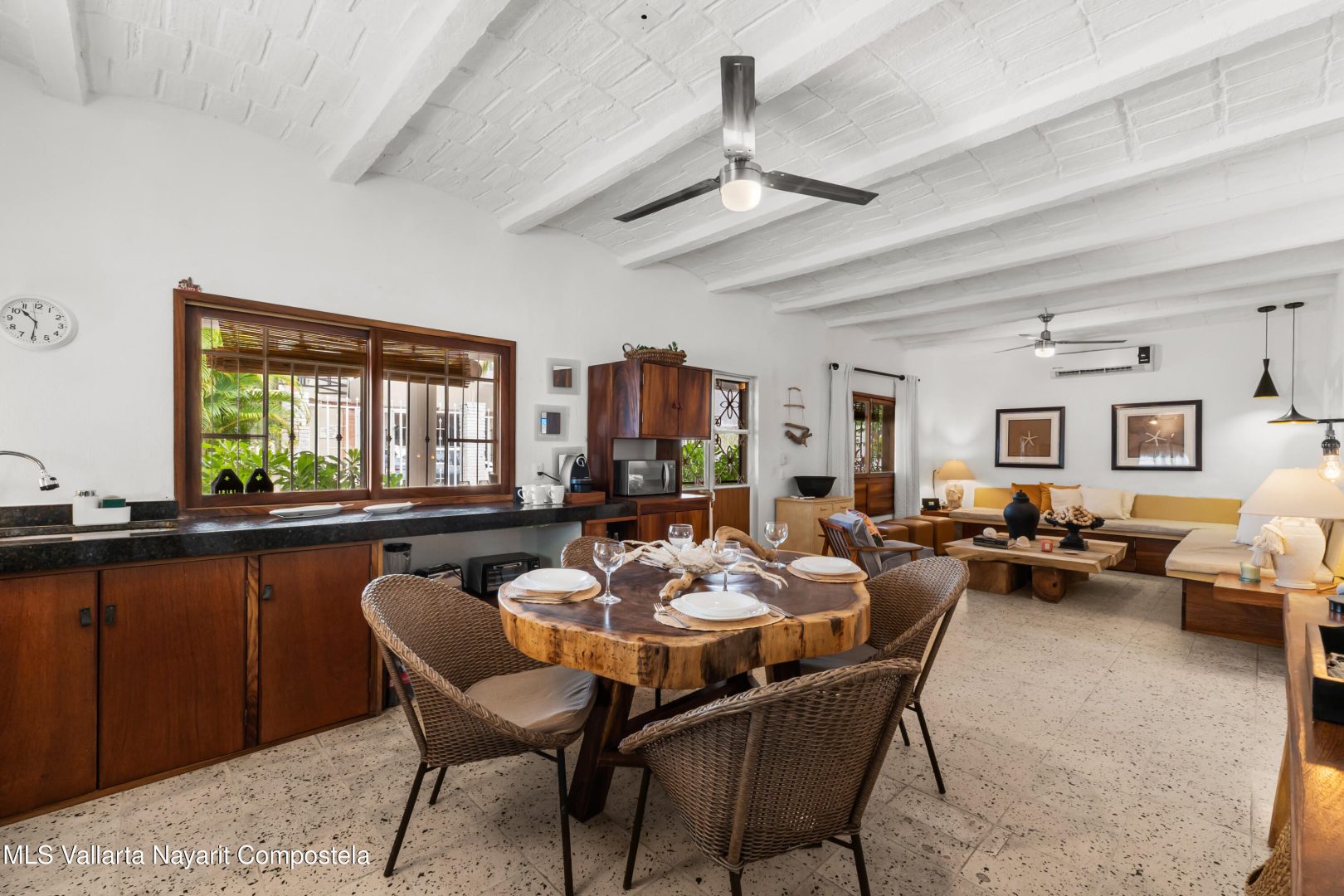 20251013165235852322000000-o