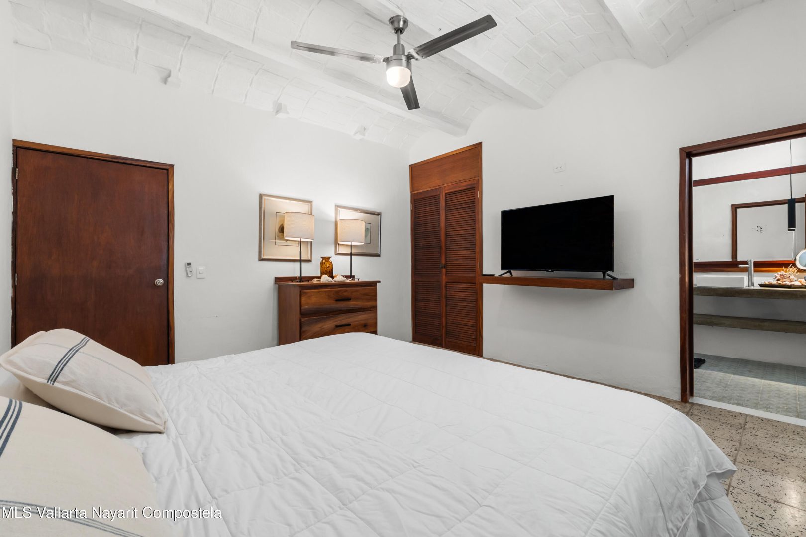 20251013165359828123000000-o