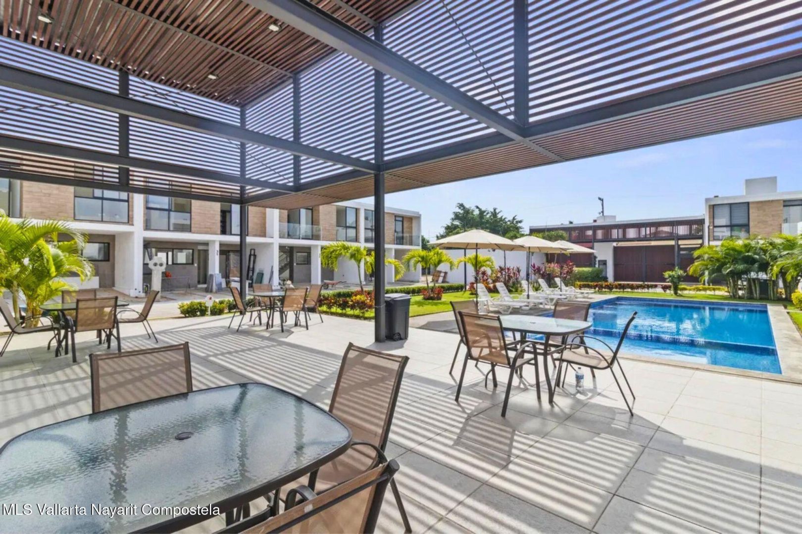 20251014182642258387000000-o