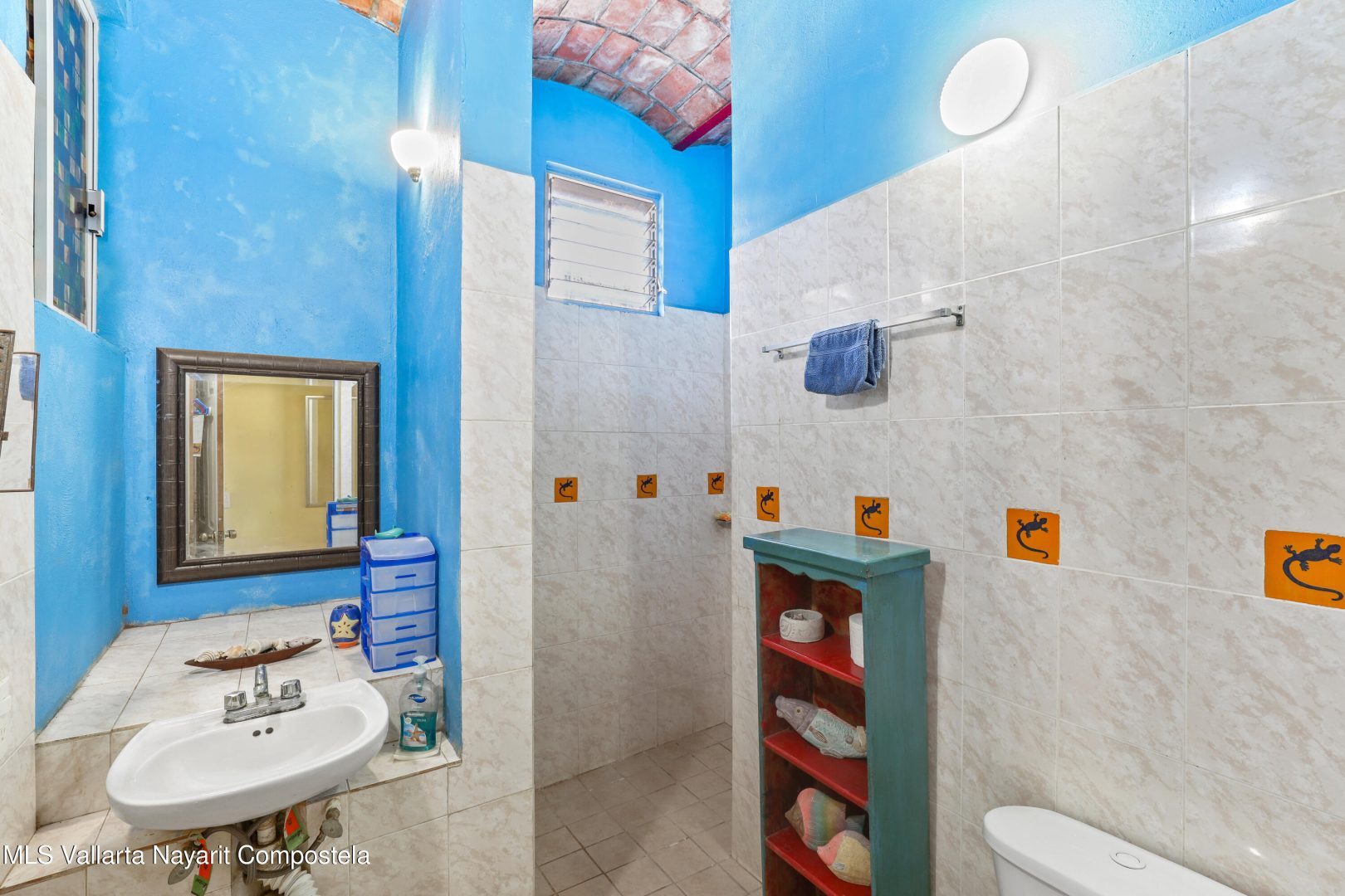 20251015174220075085000000-o