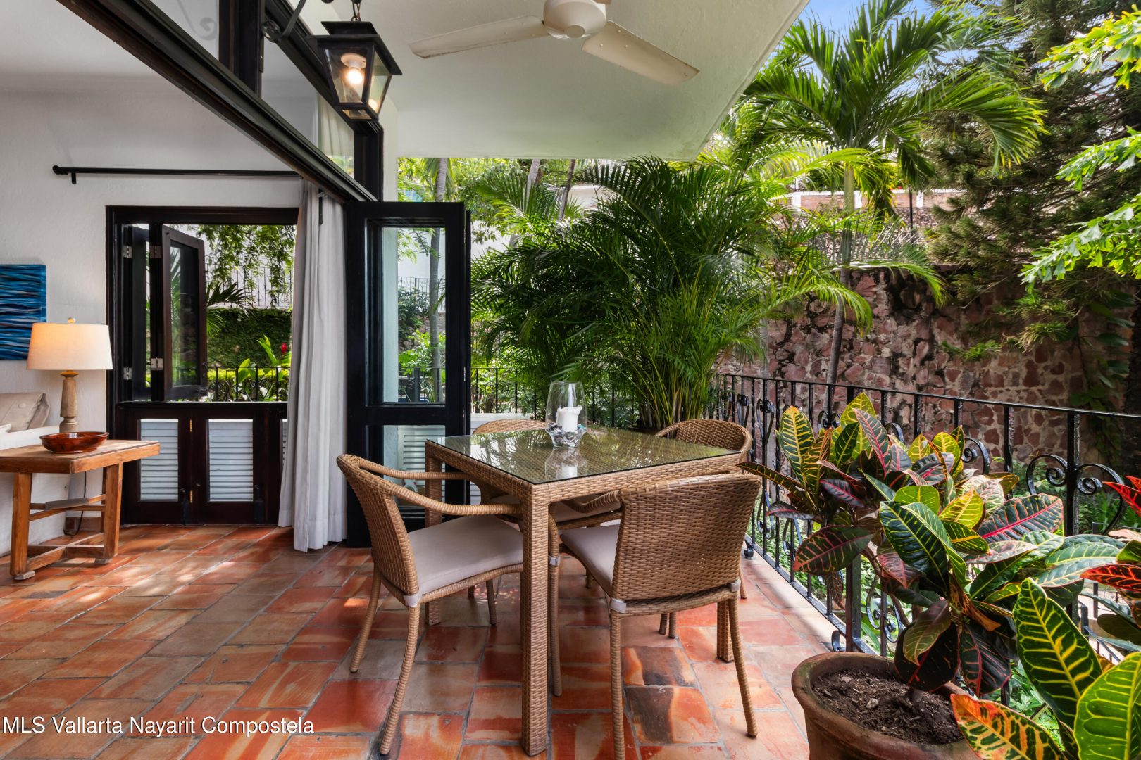 20251017203615652611000000-o