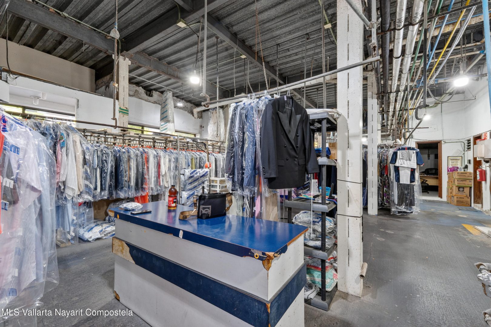 20251020180319236719000000-o