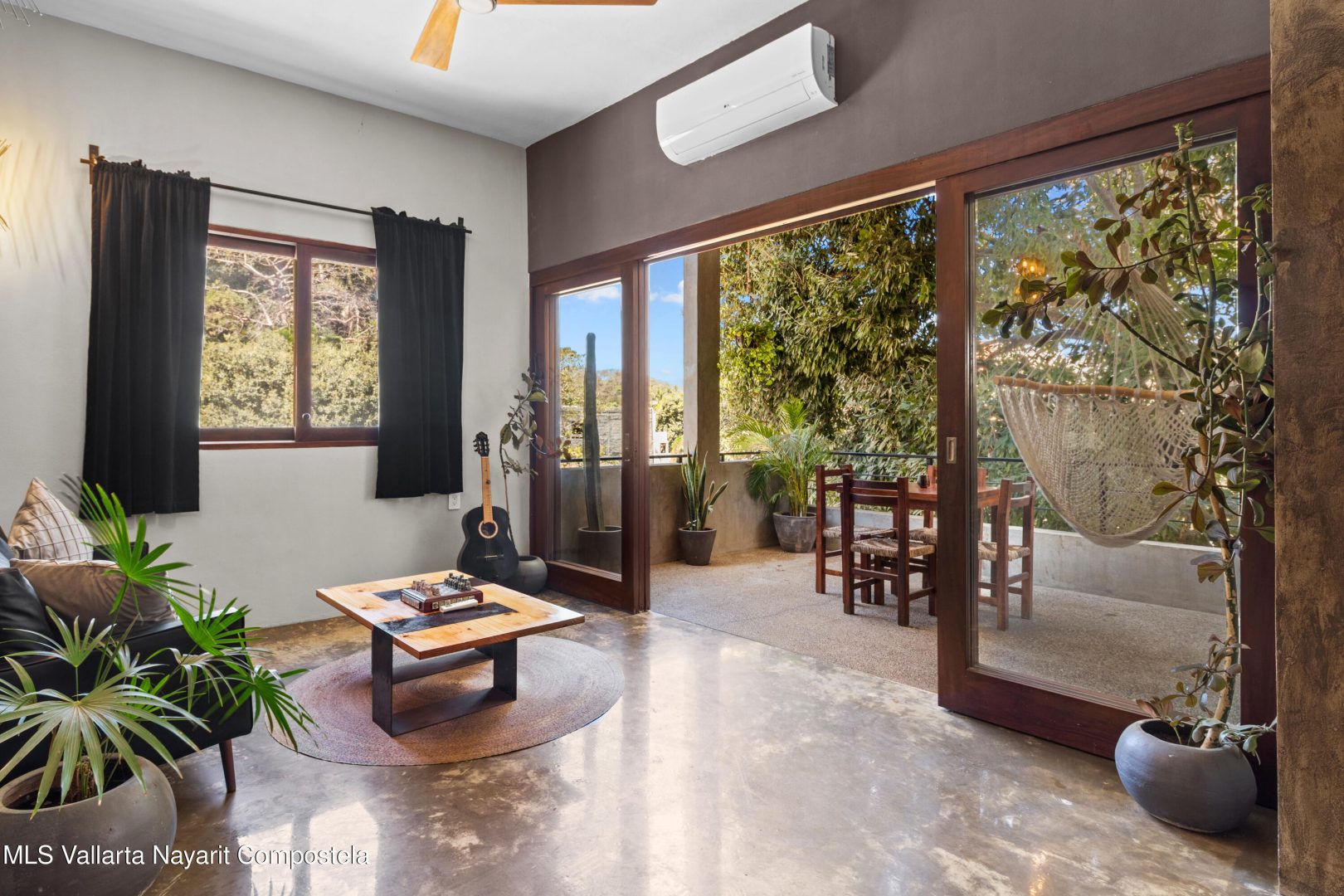 20251021185537990025000000-o