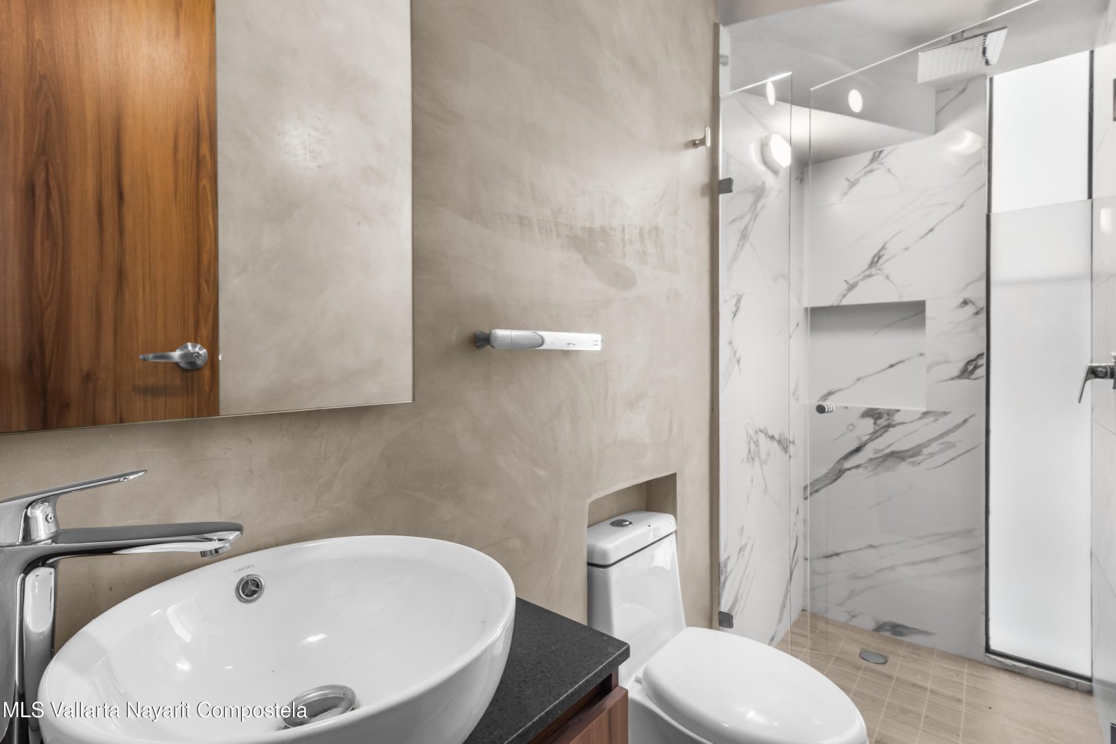 20251022221023062448000000-o