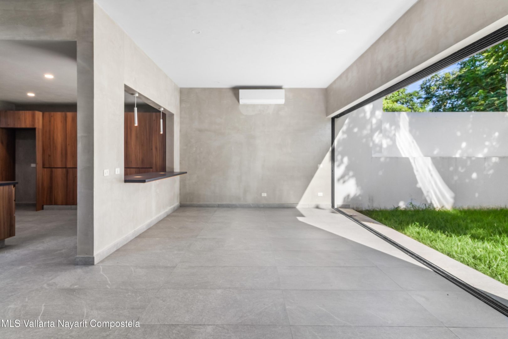 20251022221032283565000000-o