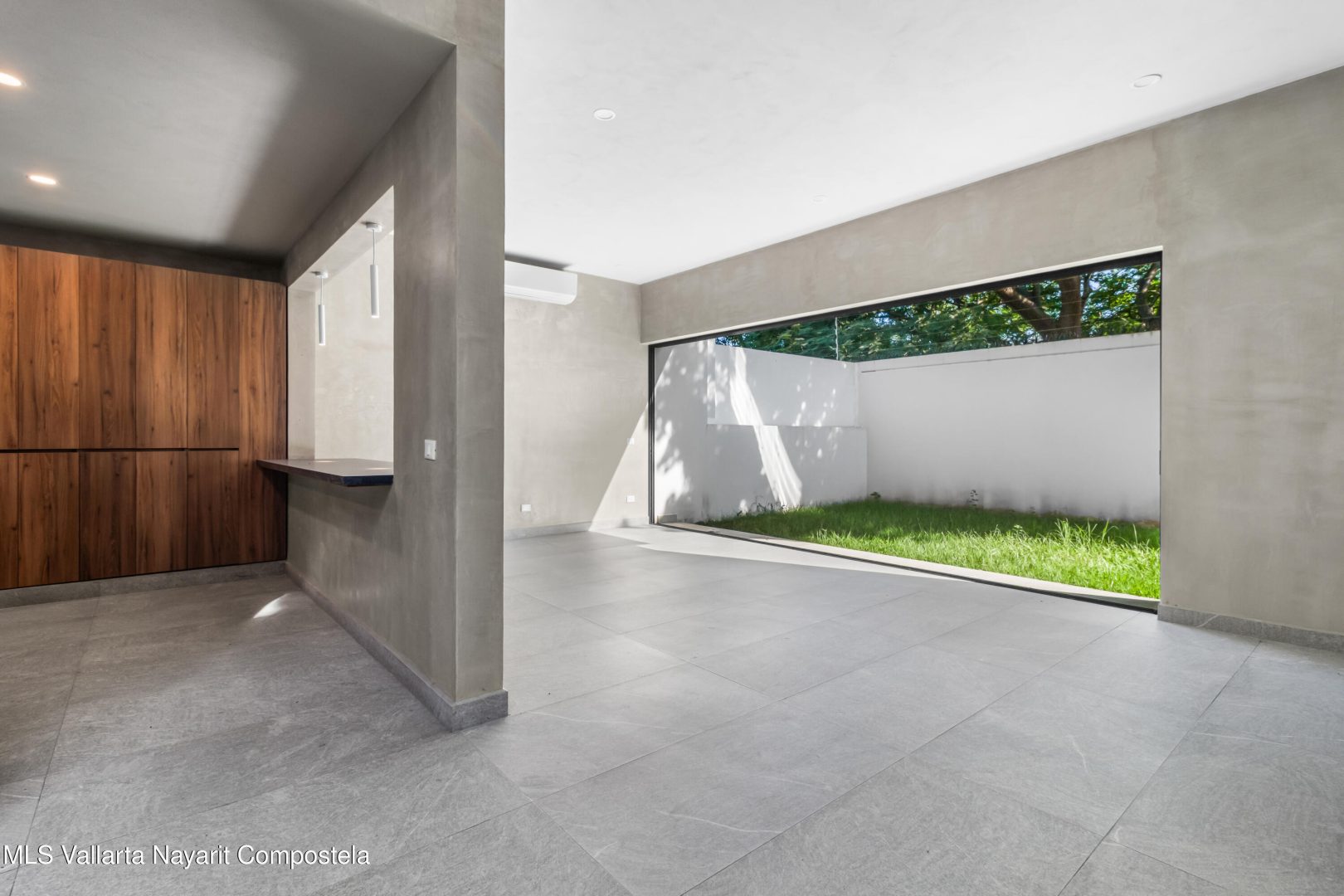 20251022221041218688000000-o