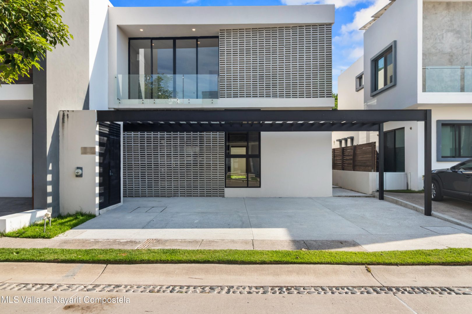 20251022223454660338000000-o