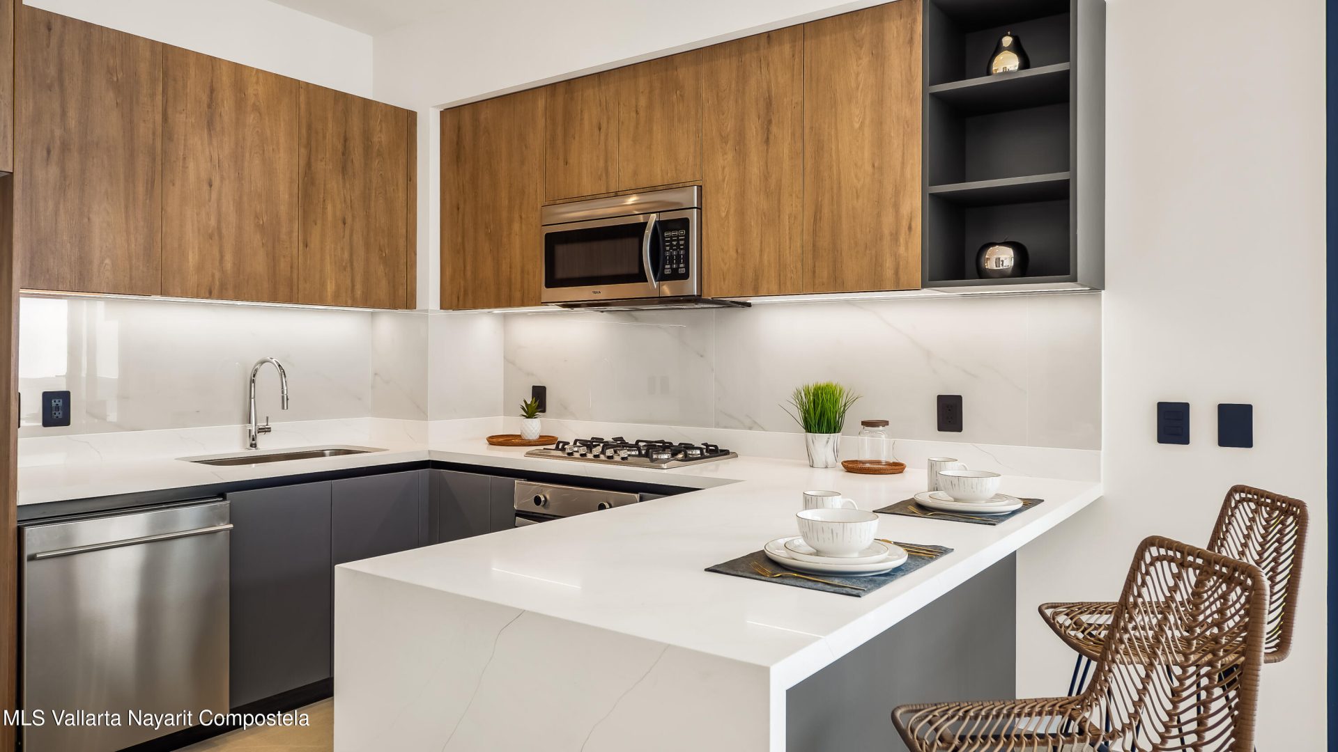 20251024221943004947000000-o