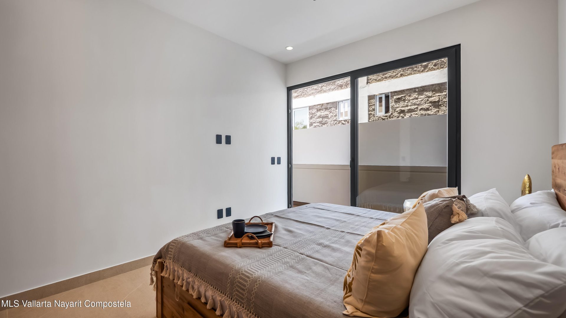 20251024222001696289000000-o