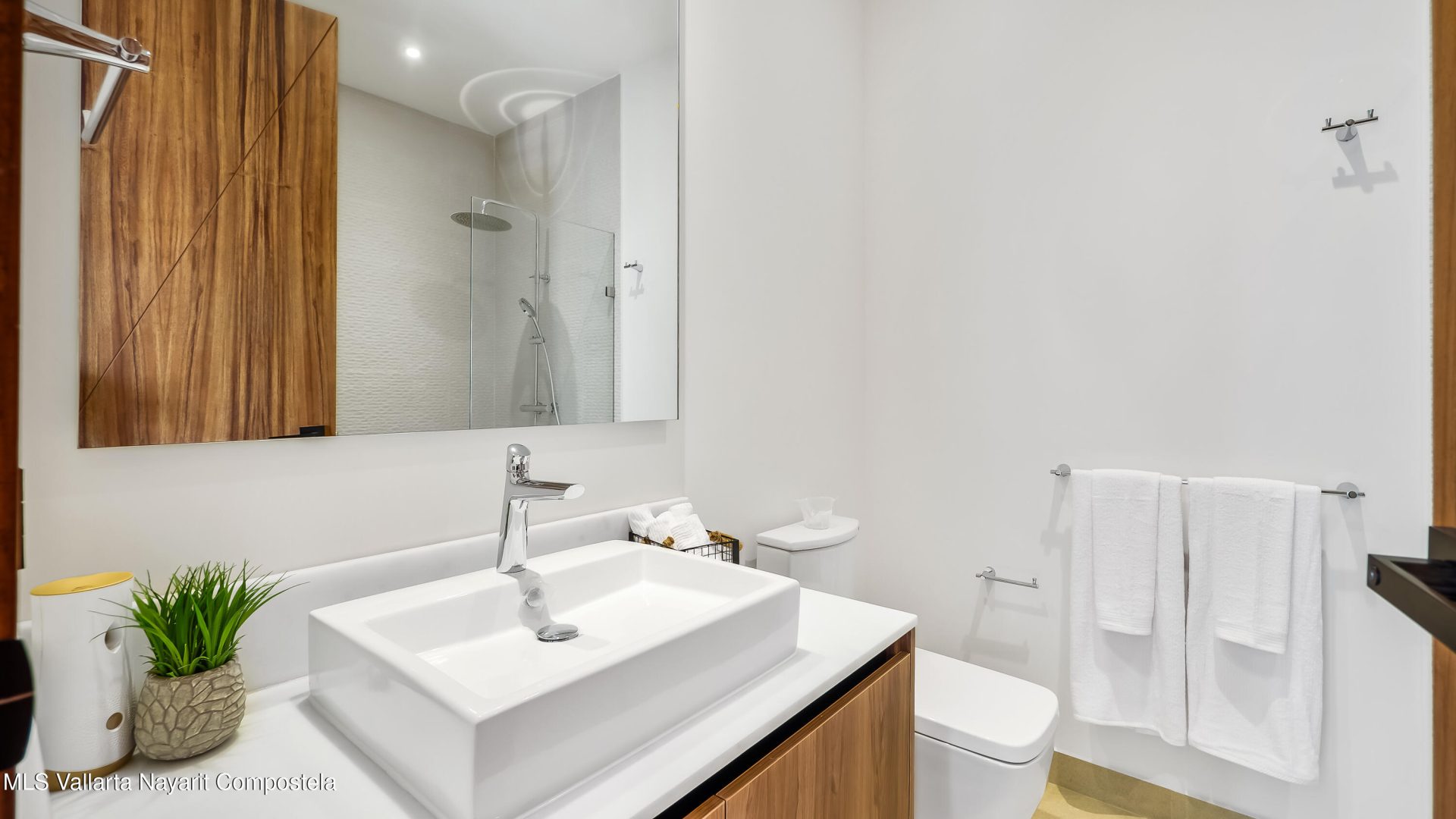 20251024222010465790000000-o