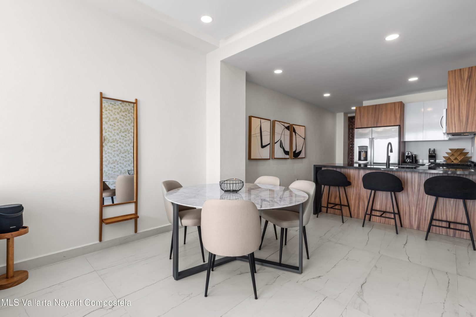 20251028231307803417000000-o