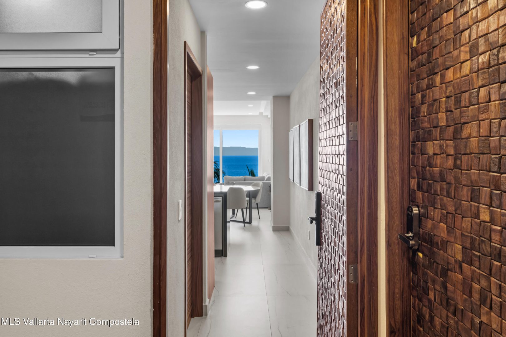 20251028231340336277000000-o