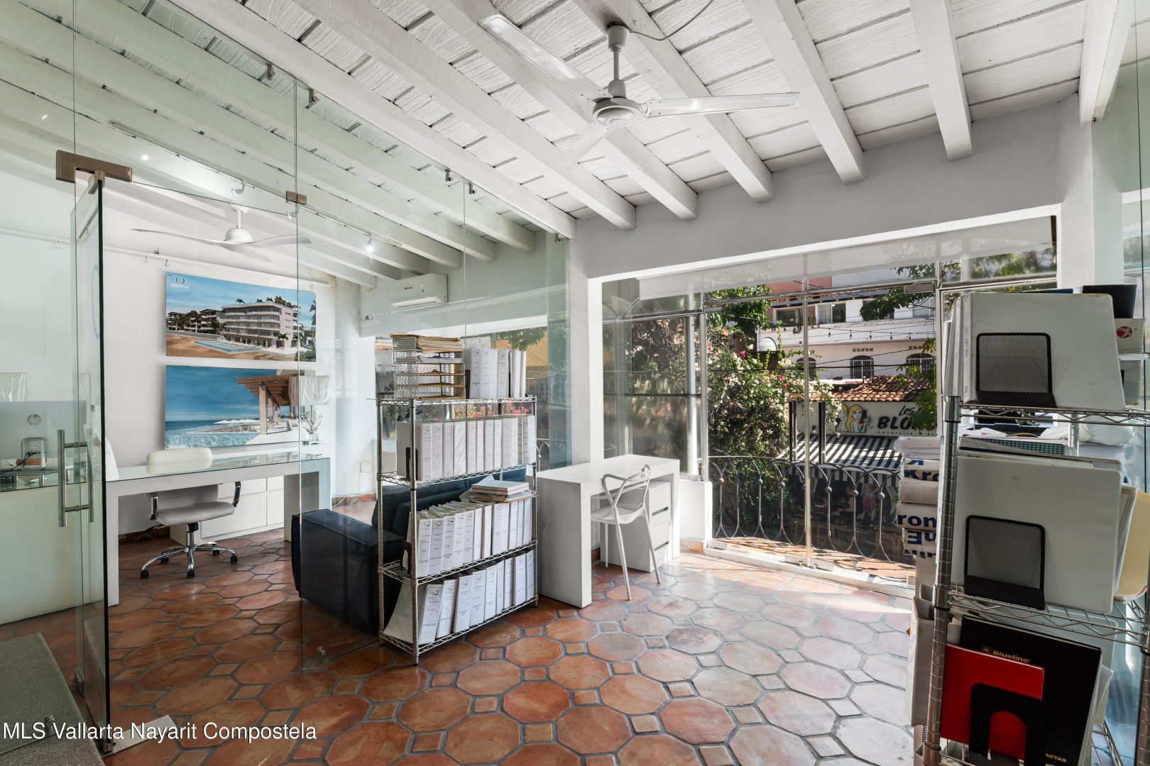 20251030002501256683000000-o