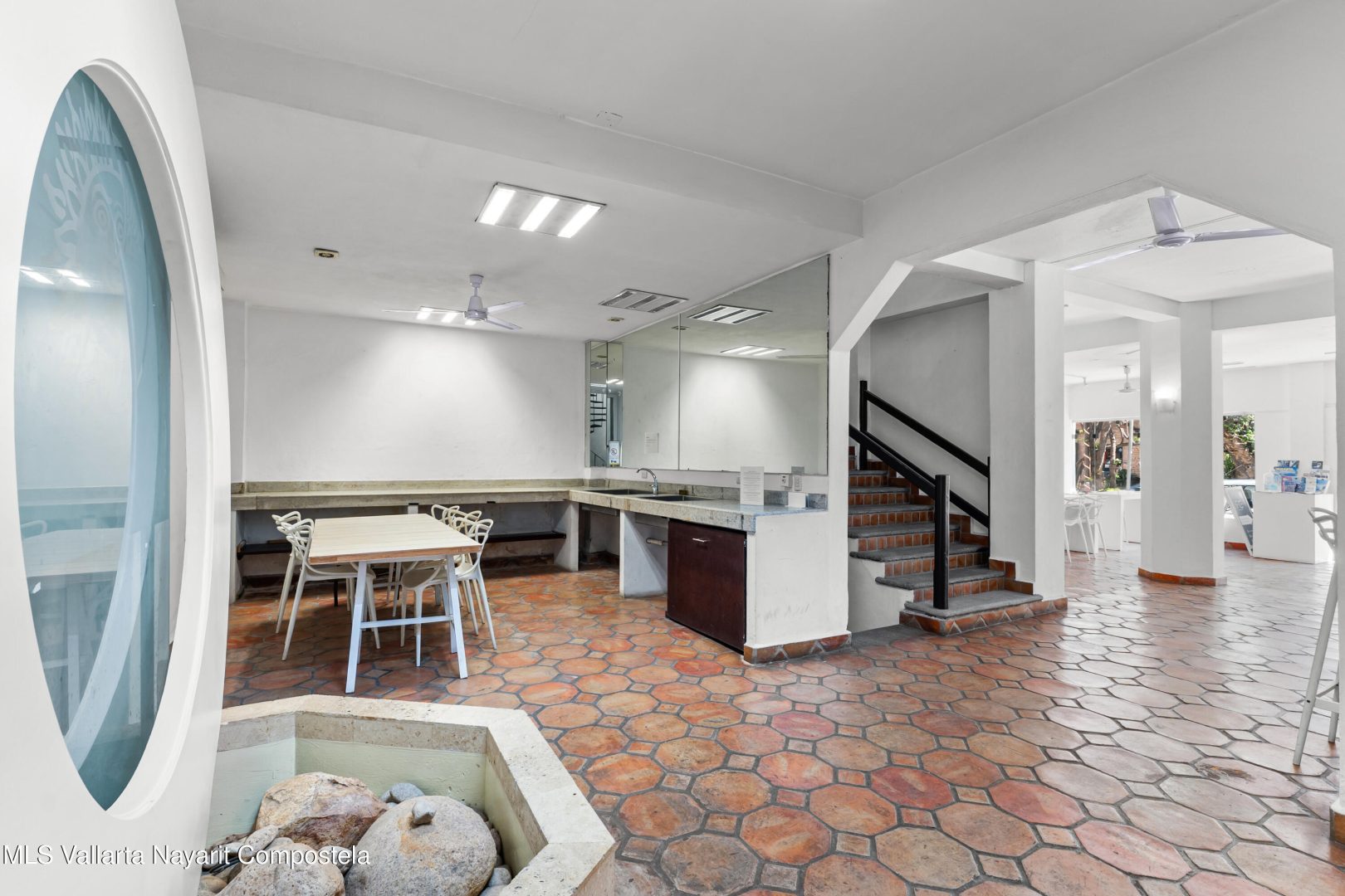 20251030002519940783000000-o