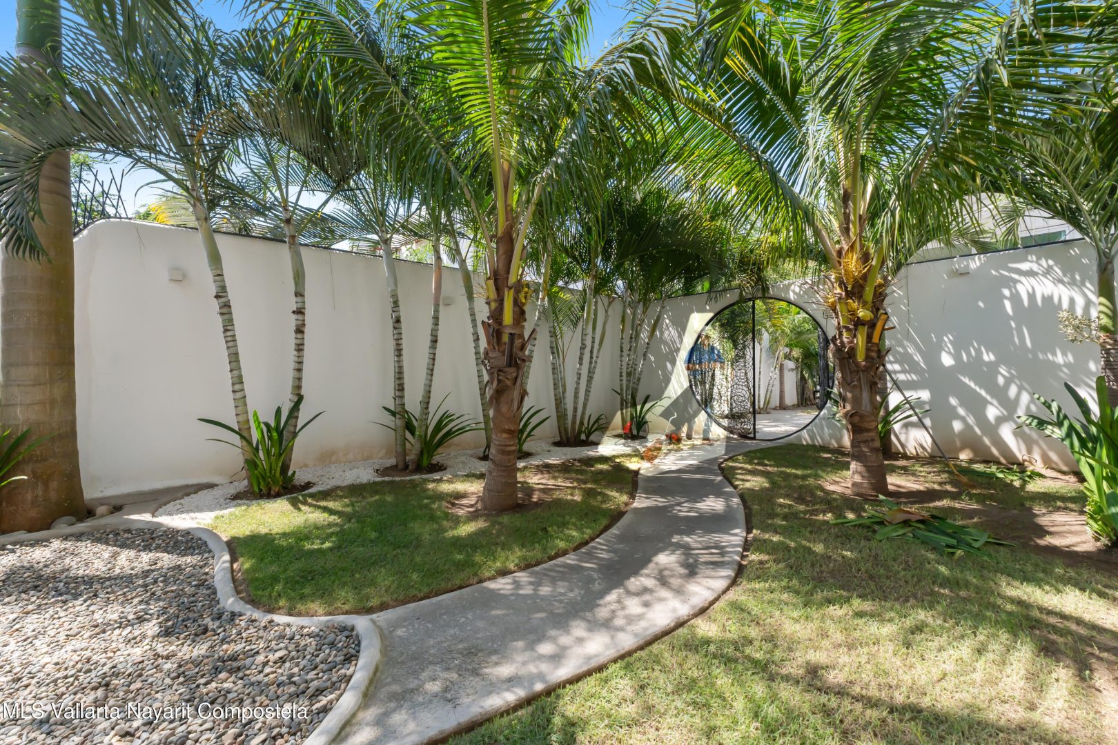 20251030182647267520000000-o