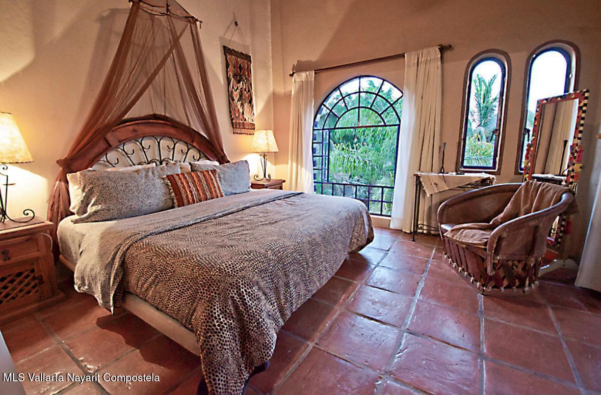 20251030231223008888000000-o