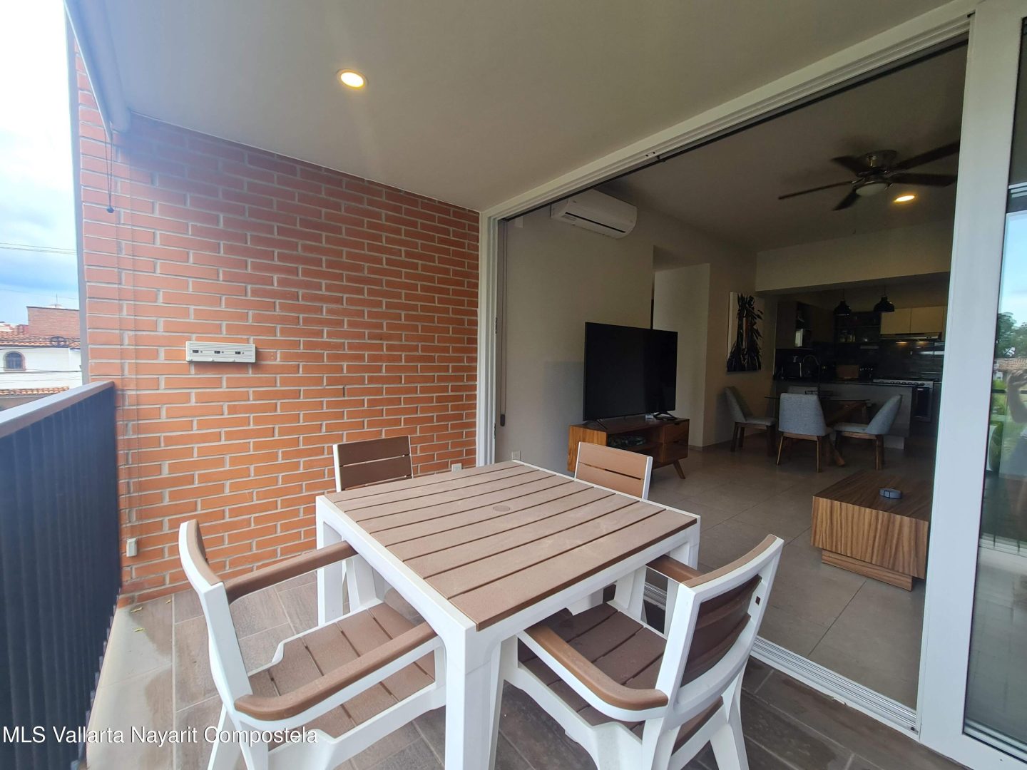 20251031193323292439000000-o