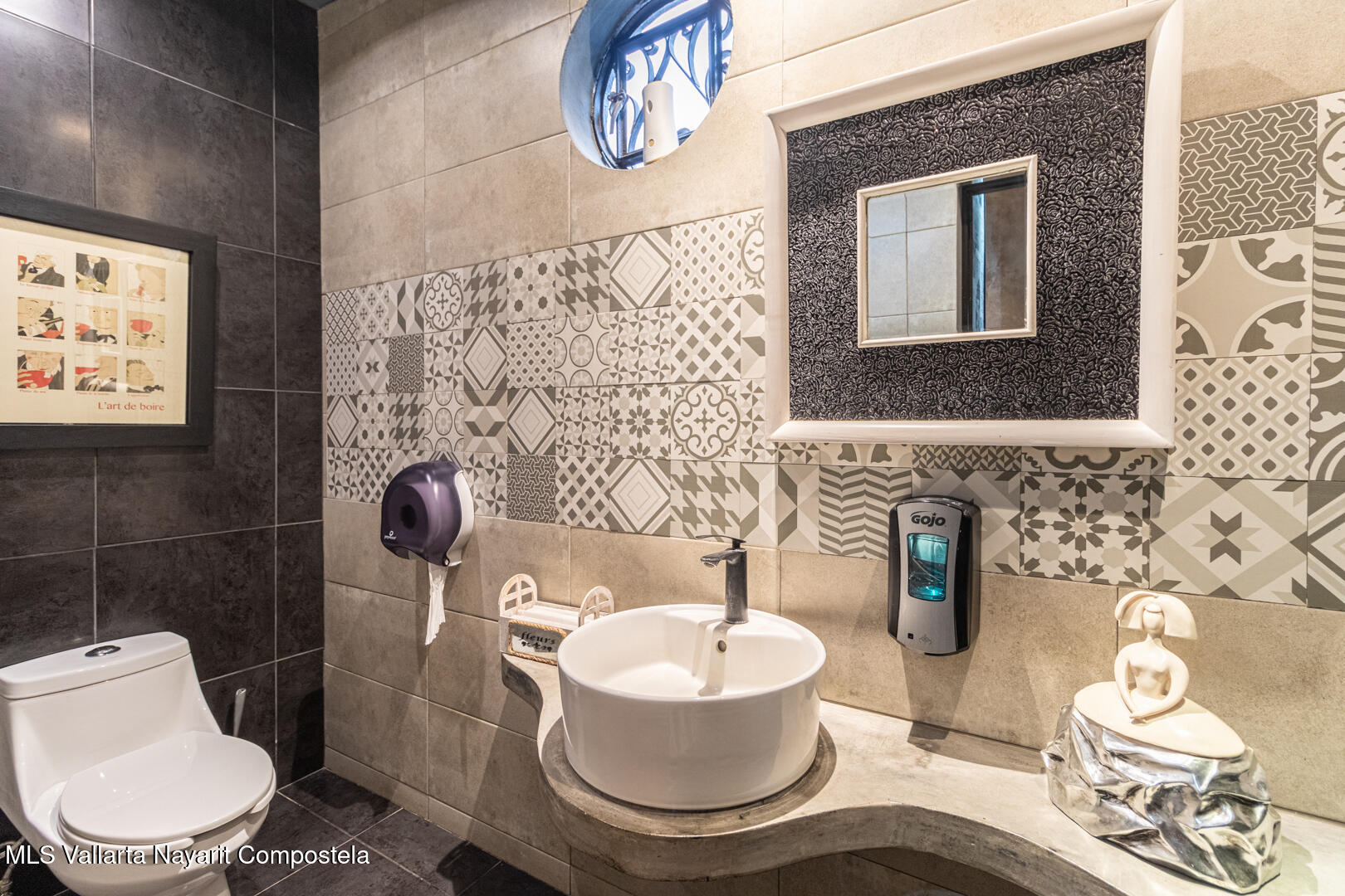 20251104202029493089000000-o