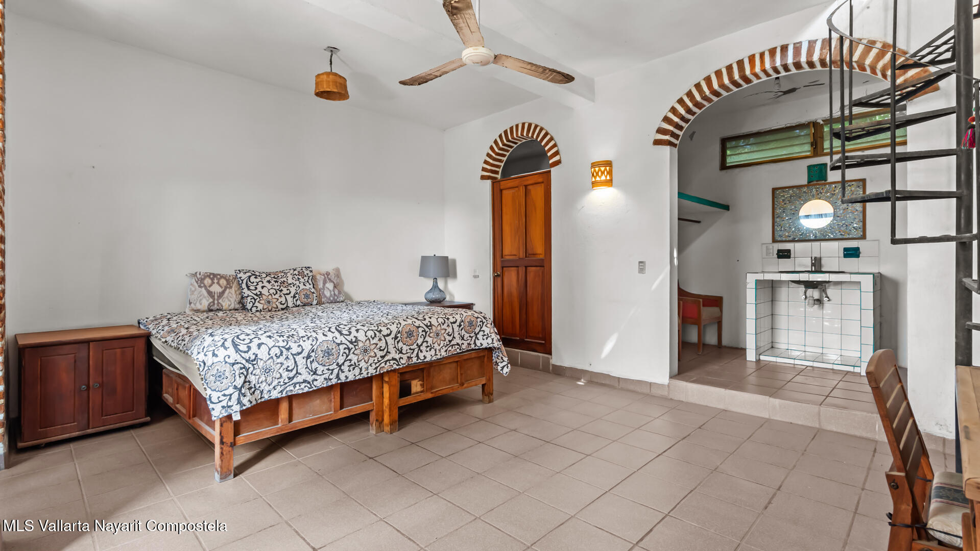 20251104230331240605000000-o