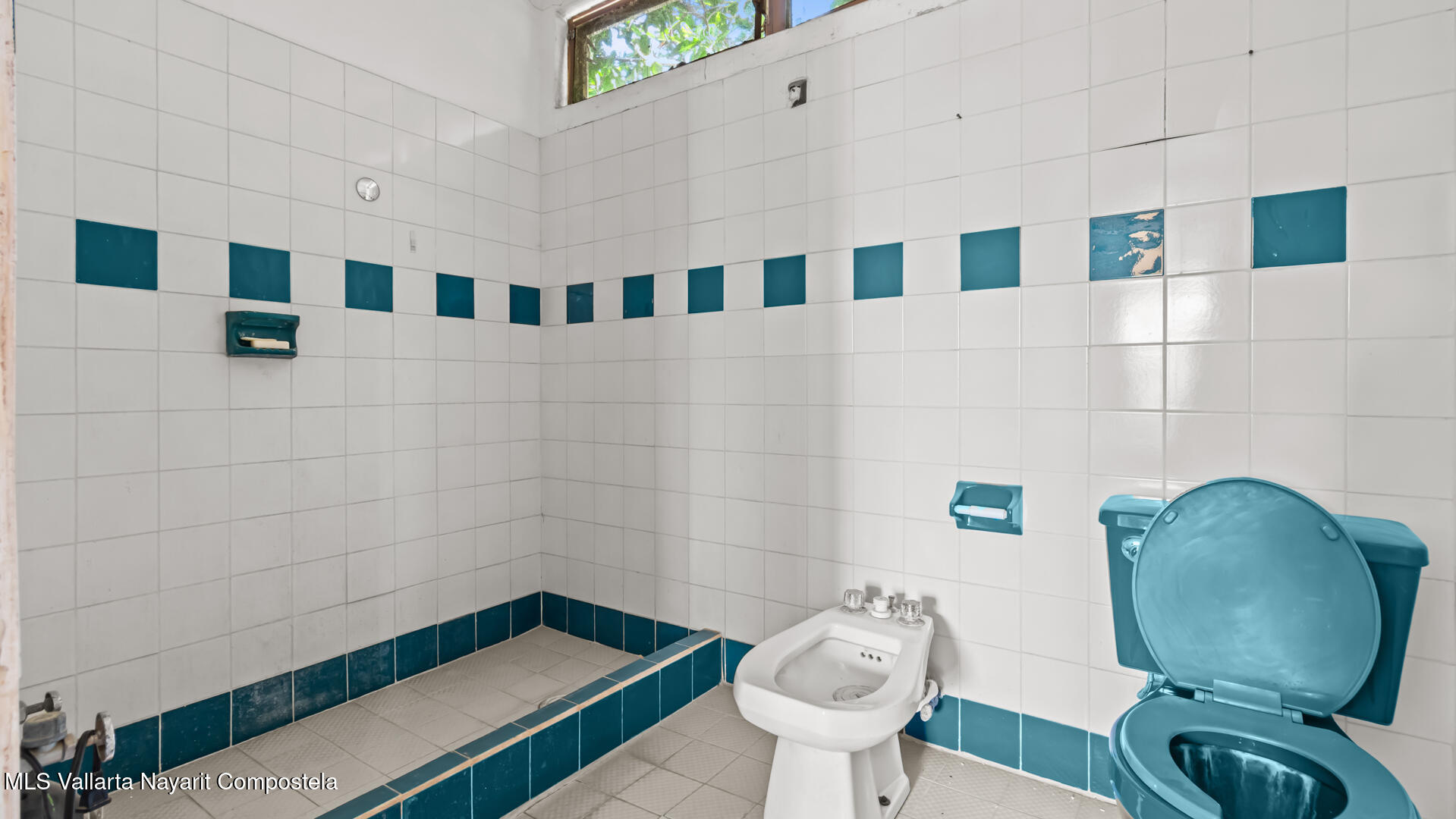 20251104230332175998000000-o