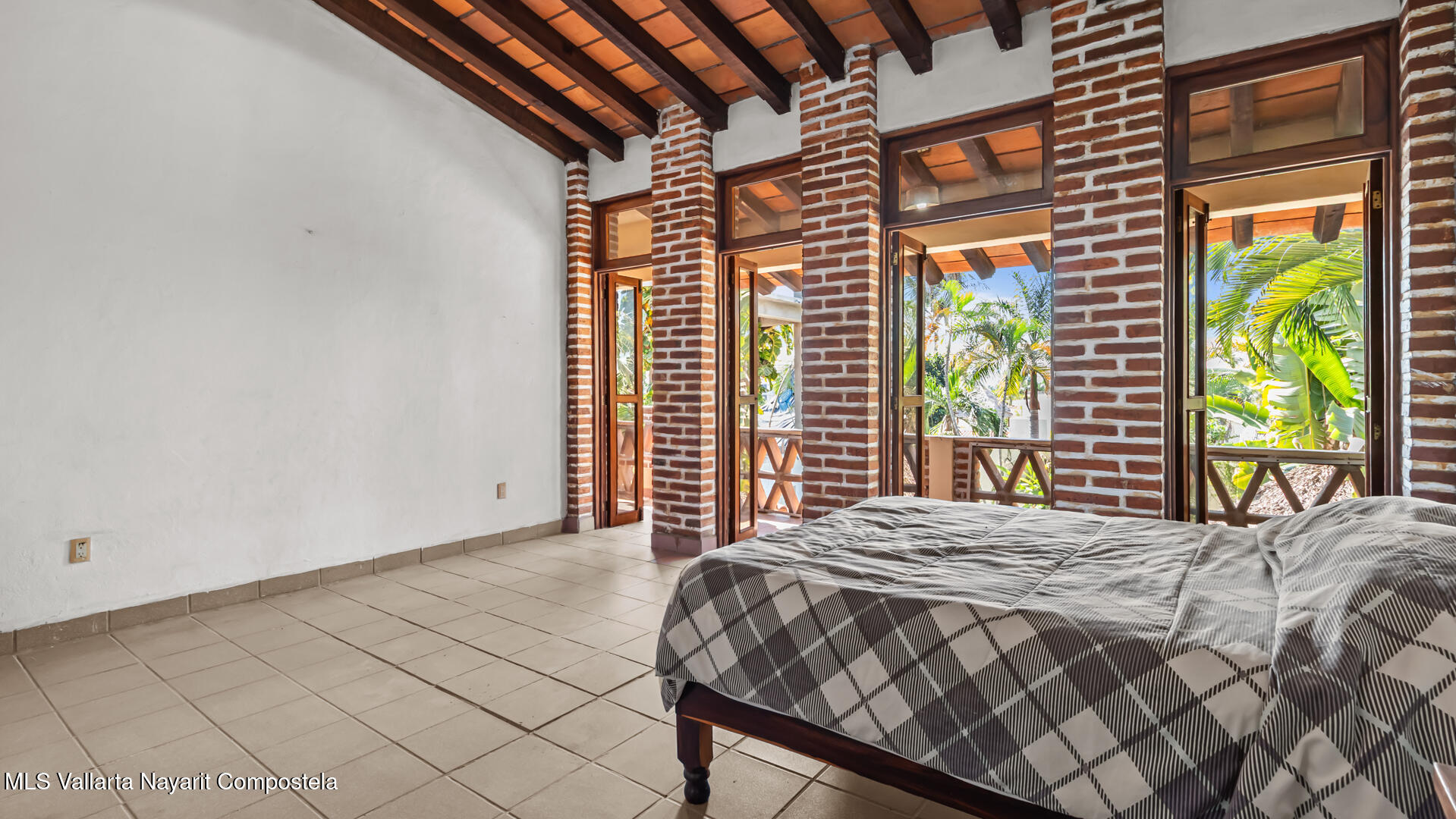 20251104230336654399000000-o