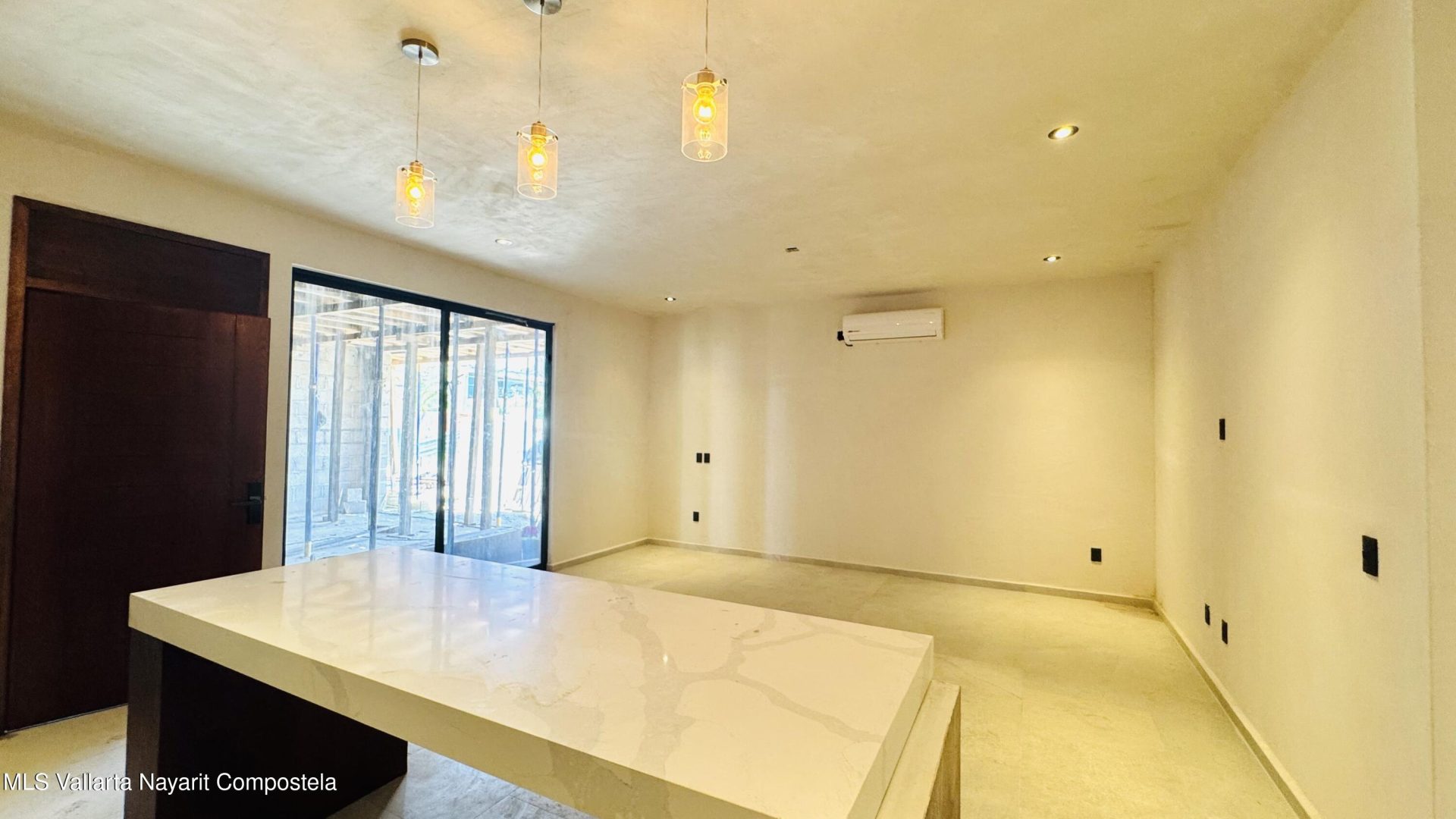 20251104232146811937000000-o