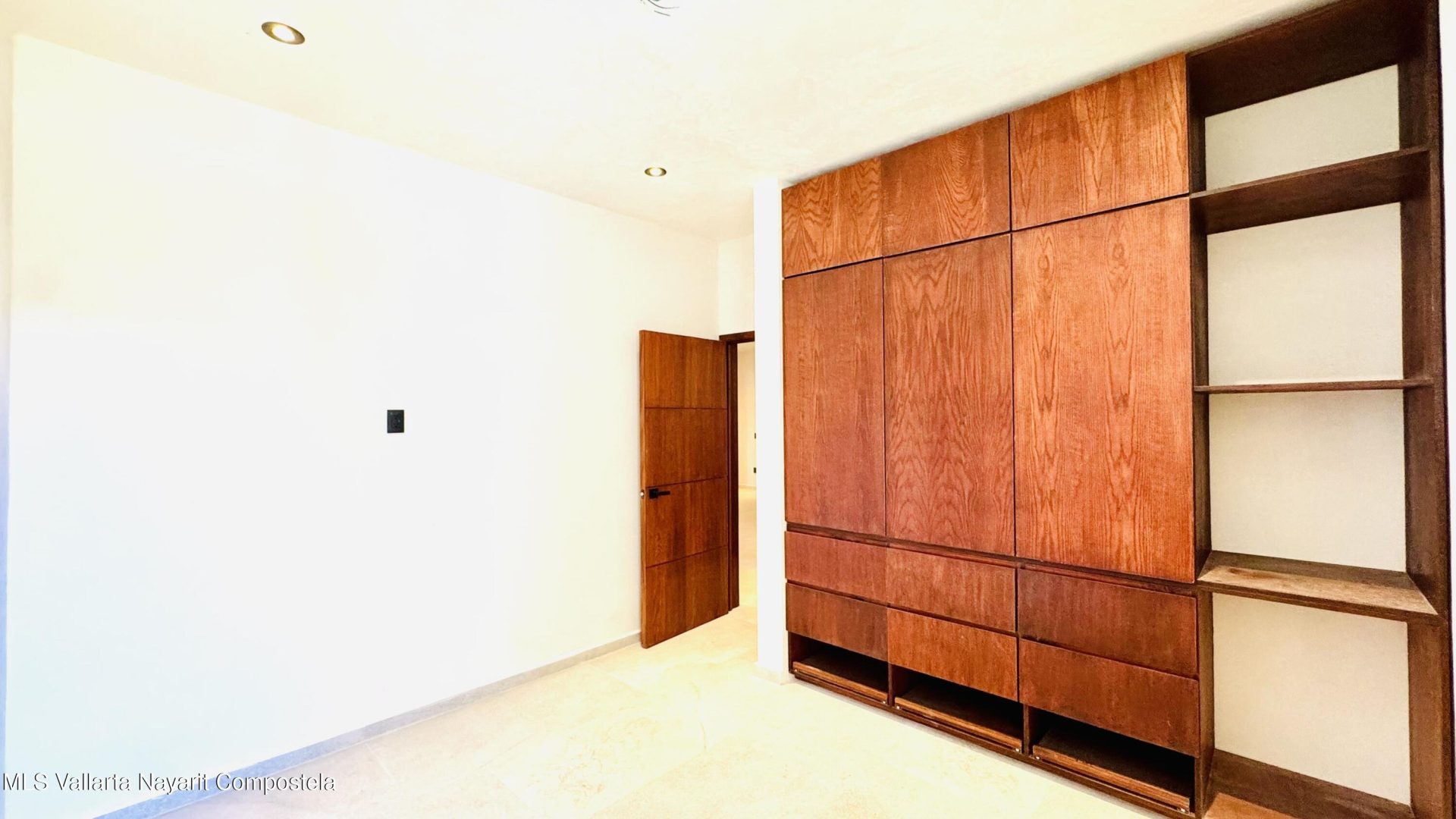 20251104232150598344000000-o