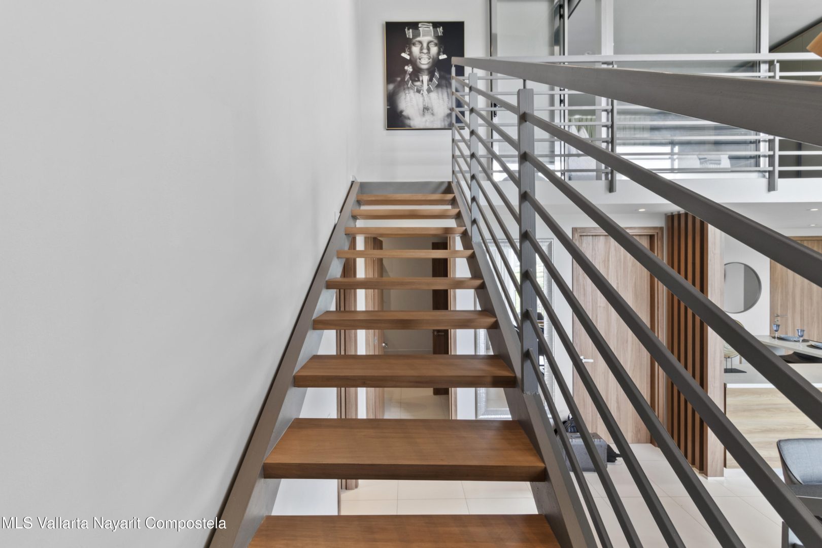 20251105211125133882000000-o