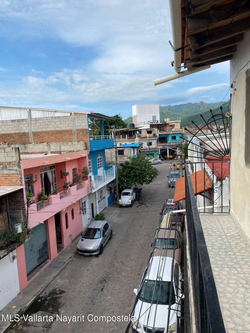 20251105211130192994000000-o