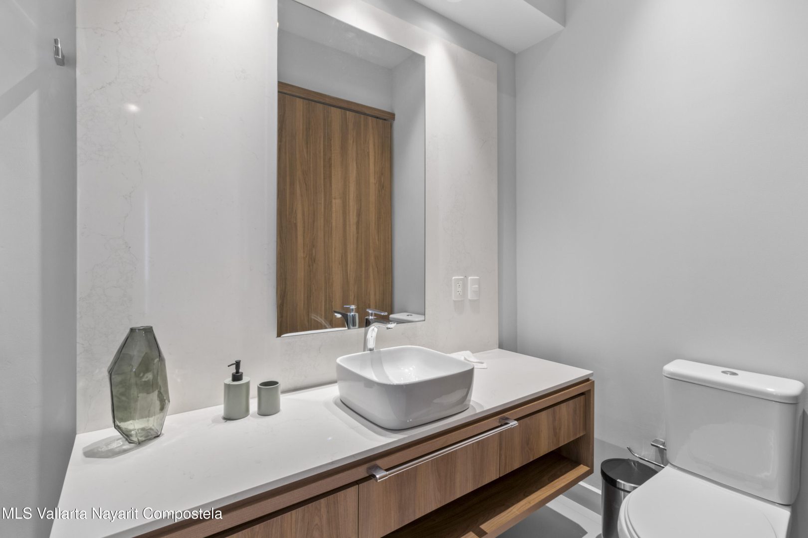 20251105211427658421000000-o