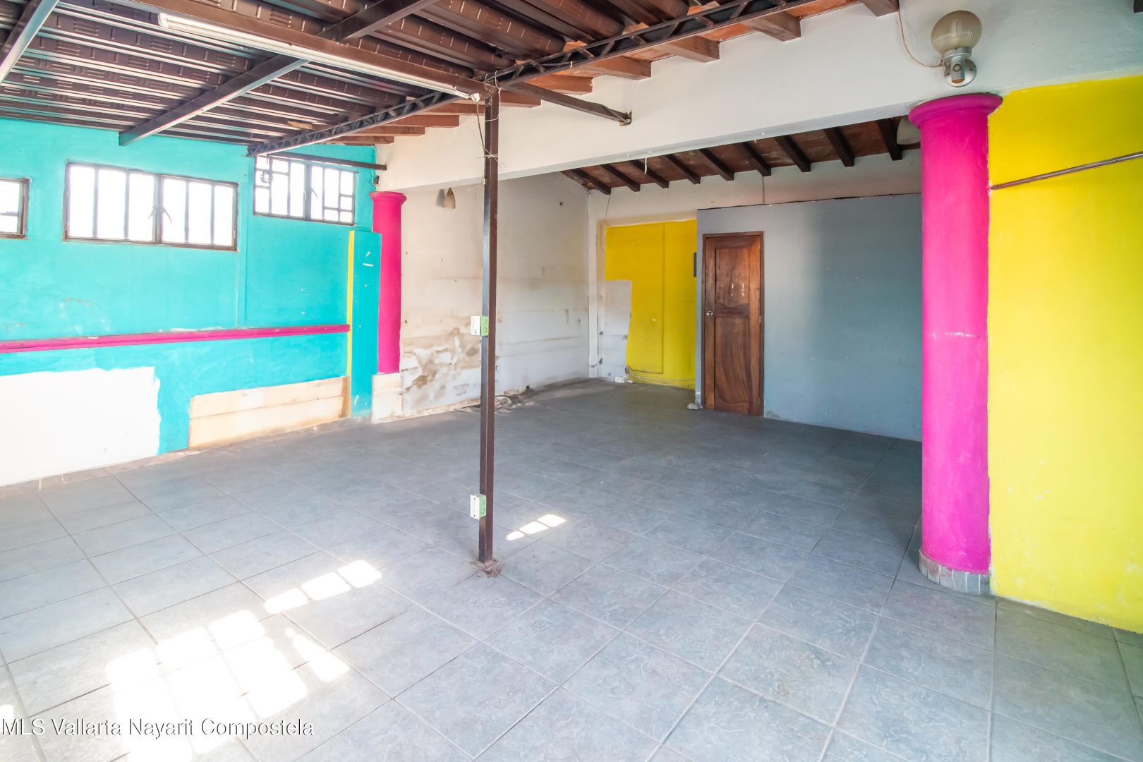 20251106025550476241000000-o