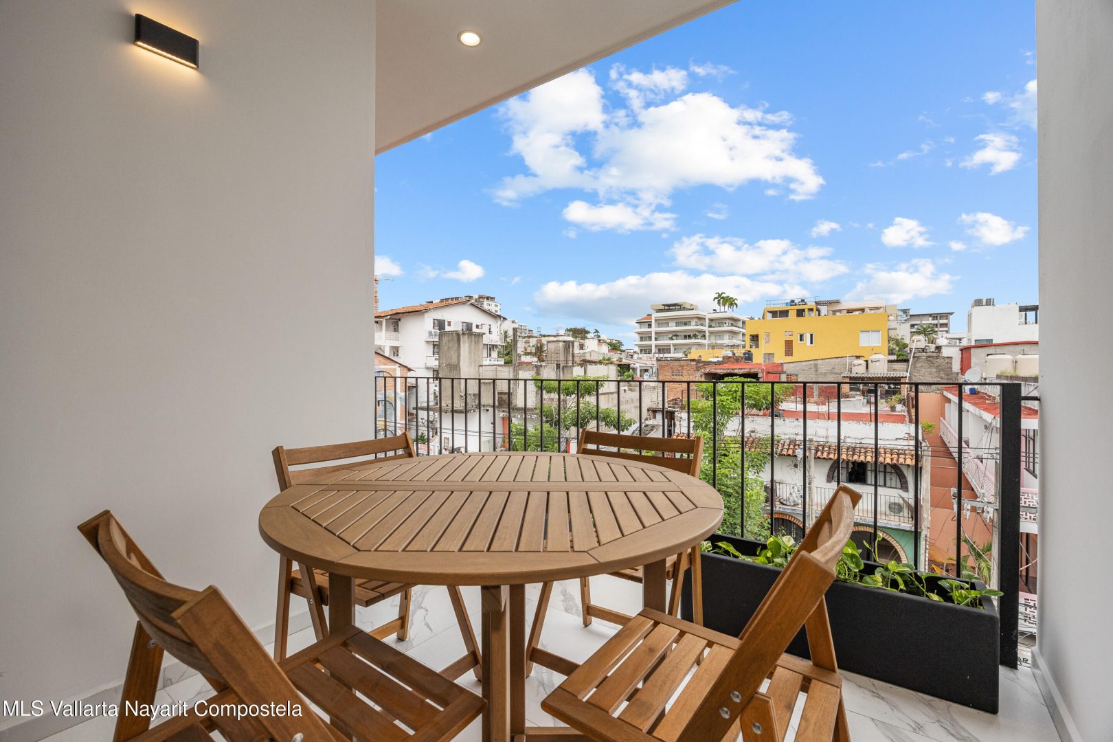 20251106072249935193000000-o