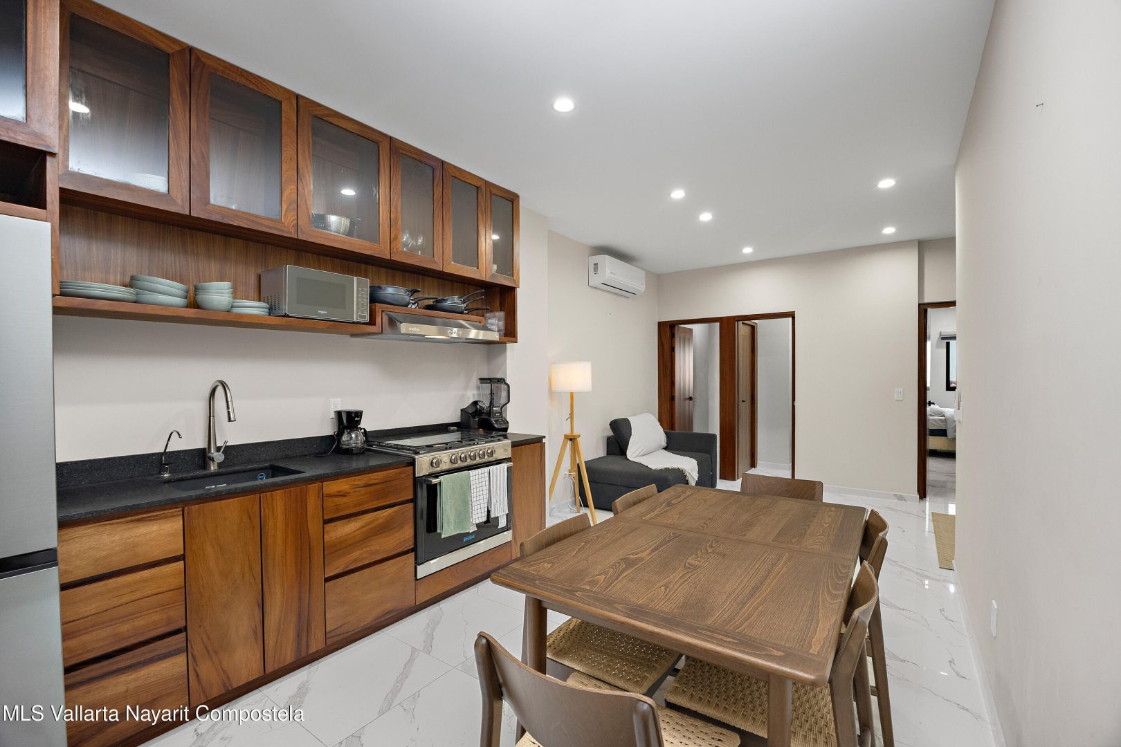 20251106072407045099000000-o