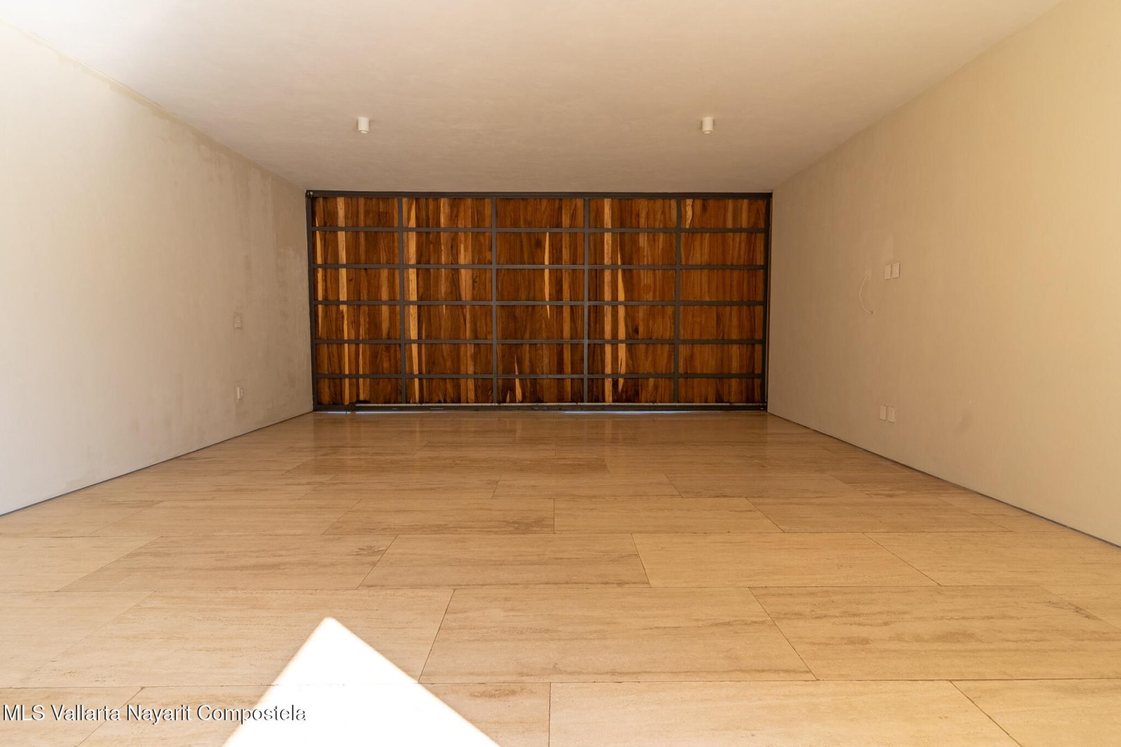 20251106193725973157000000-o