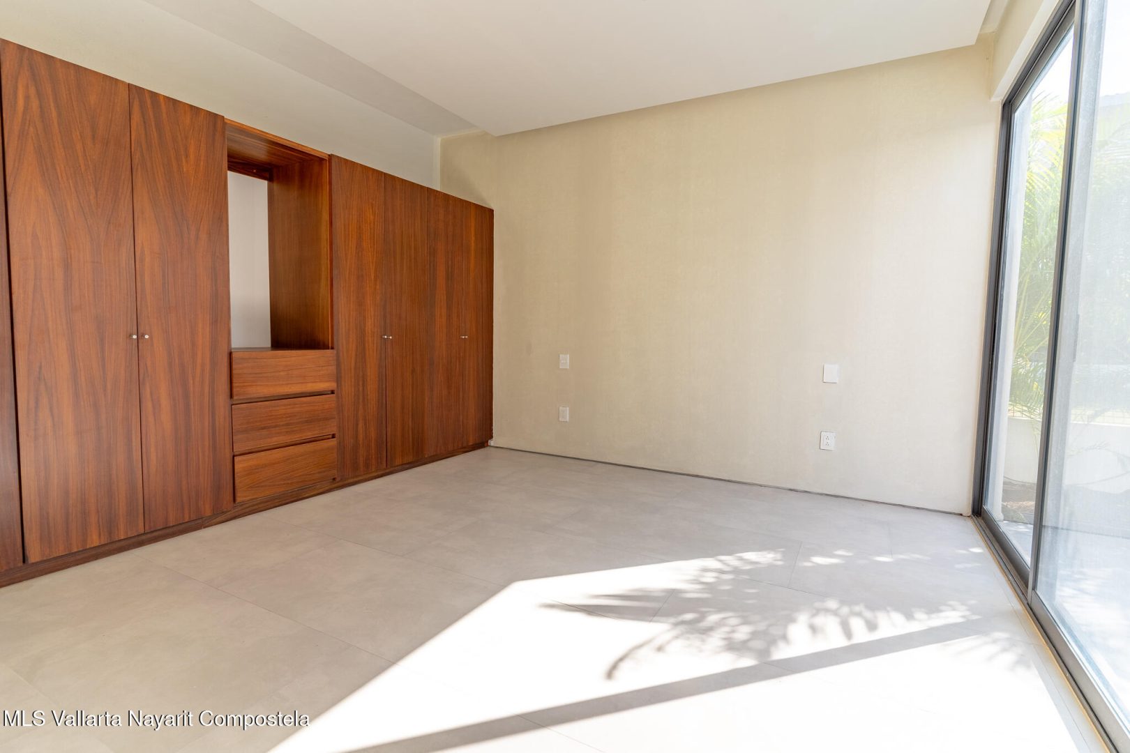 20251106193727373128000000-o