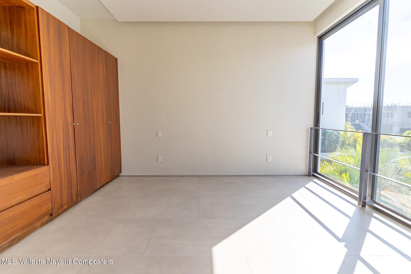 20251106193735261661000000-o