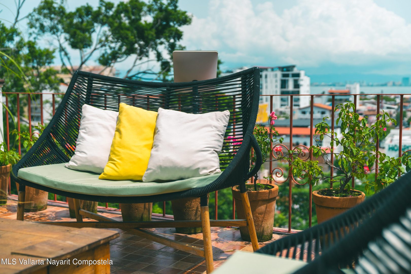 20251106210440134030000000-o