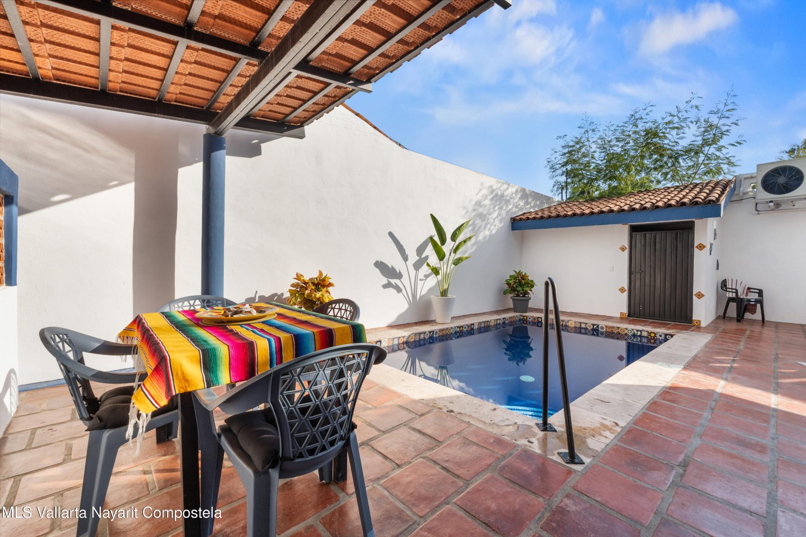 20251107213535163058000000-o