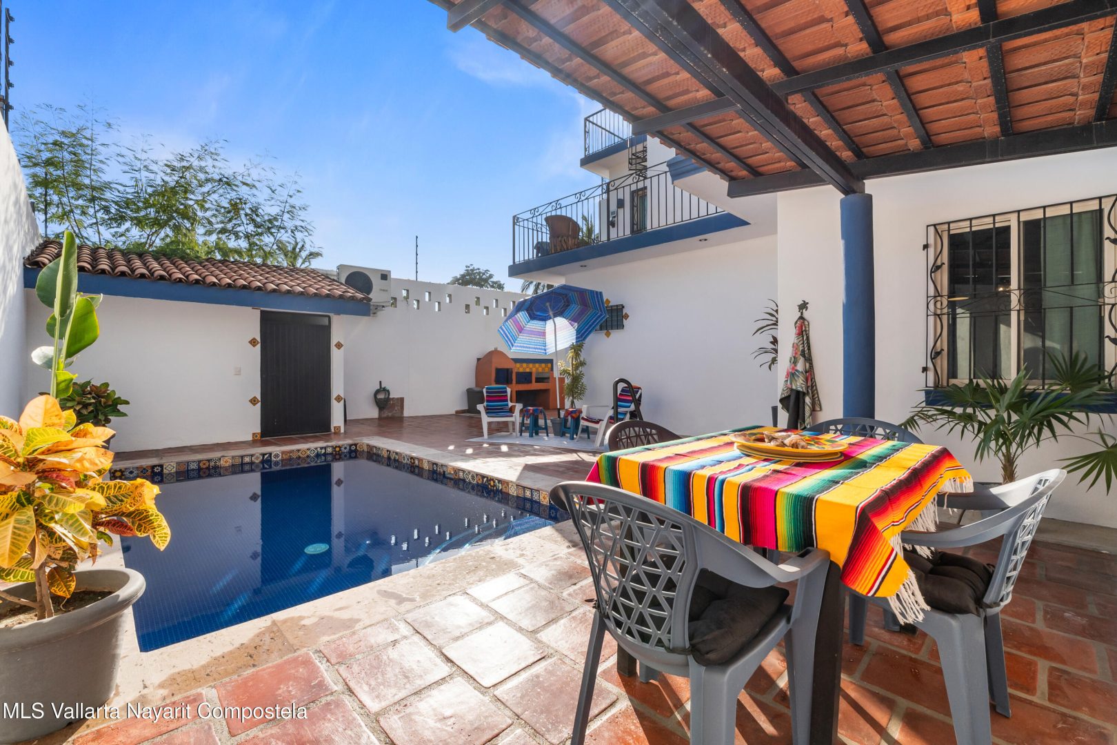 20251107214348907438000000-o