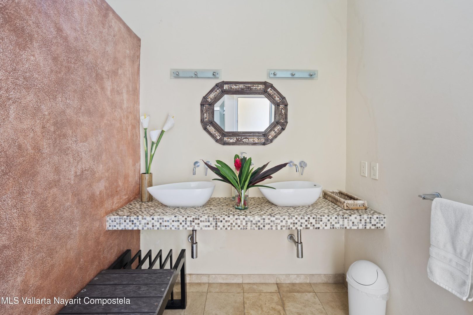 20251108010201470919000000-o