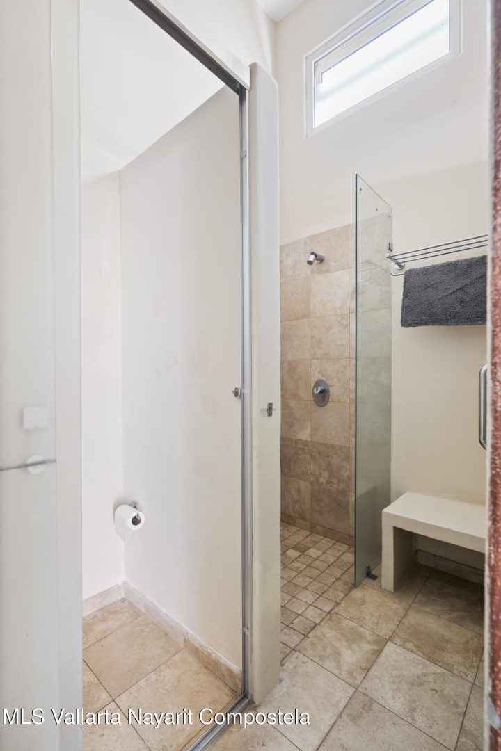 20251108010206595219000000-o