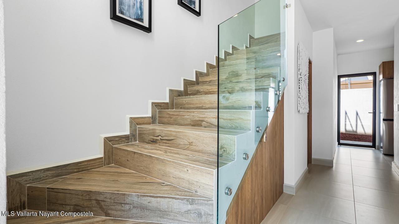 20251111184223800920000000-o