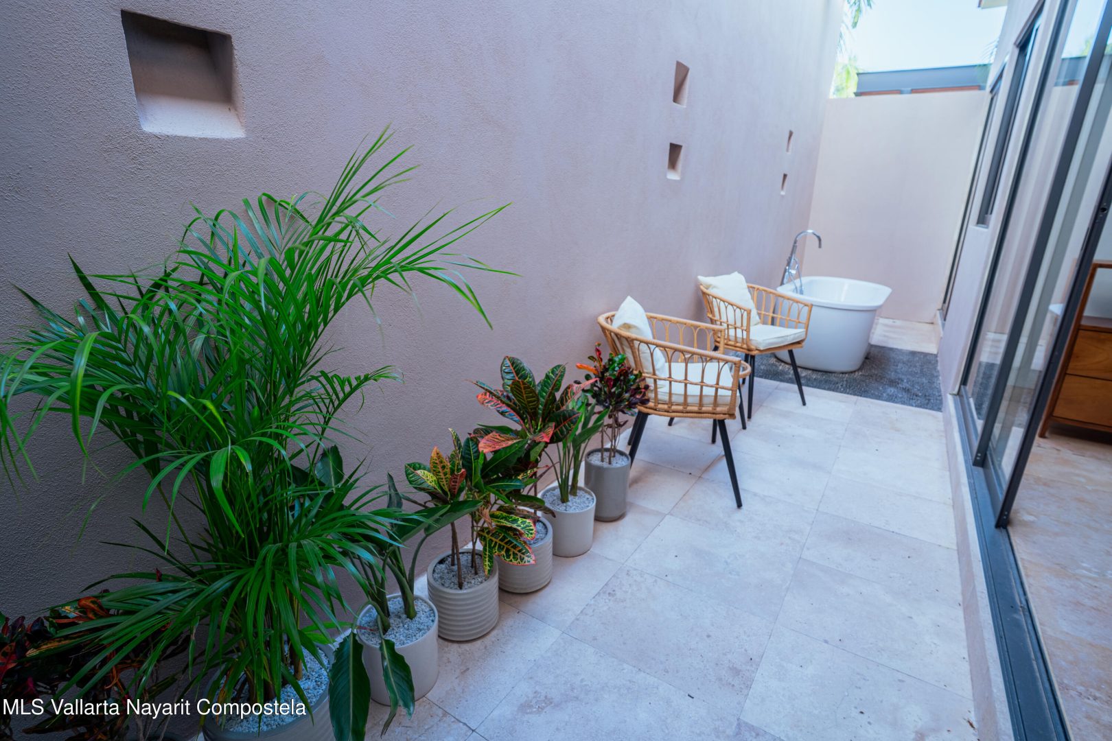 20251111201824484916000000-o