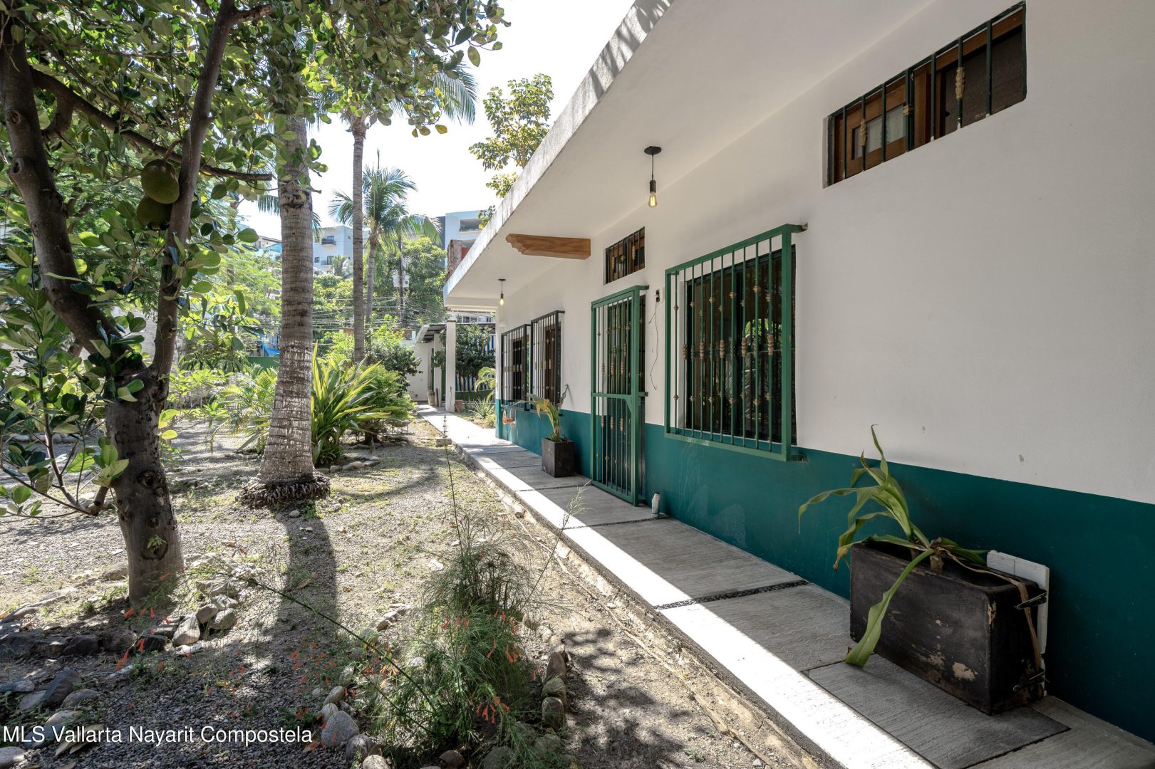 20251113181125428972000000-o