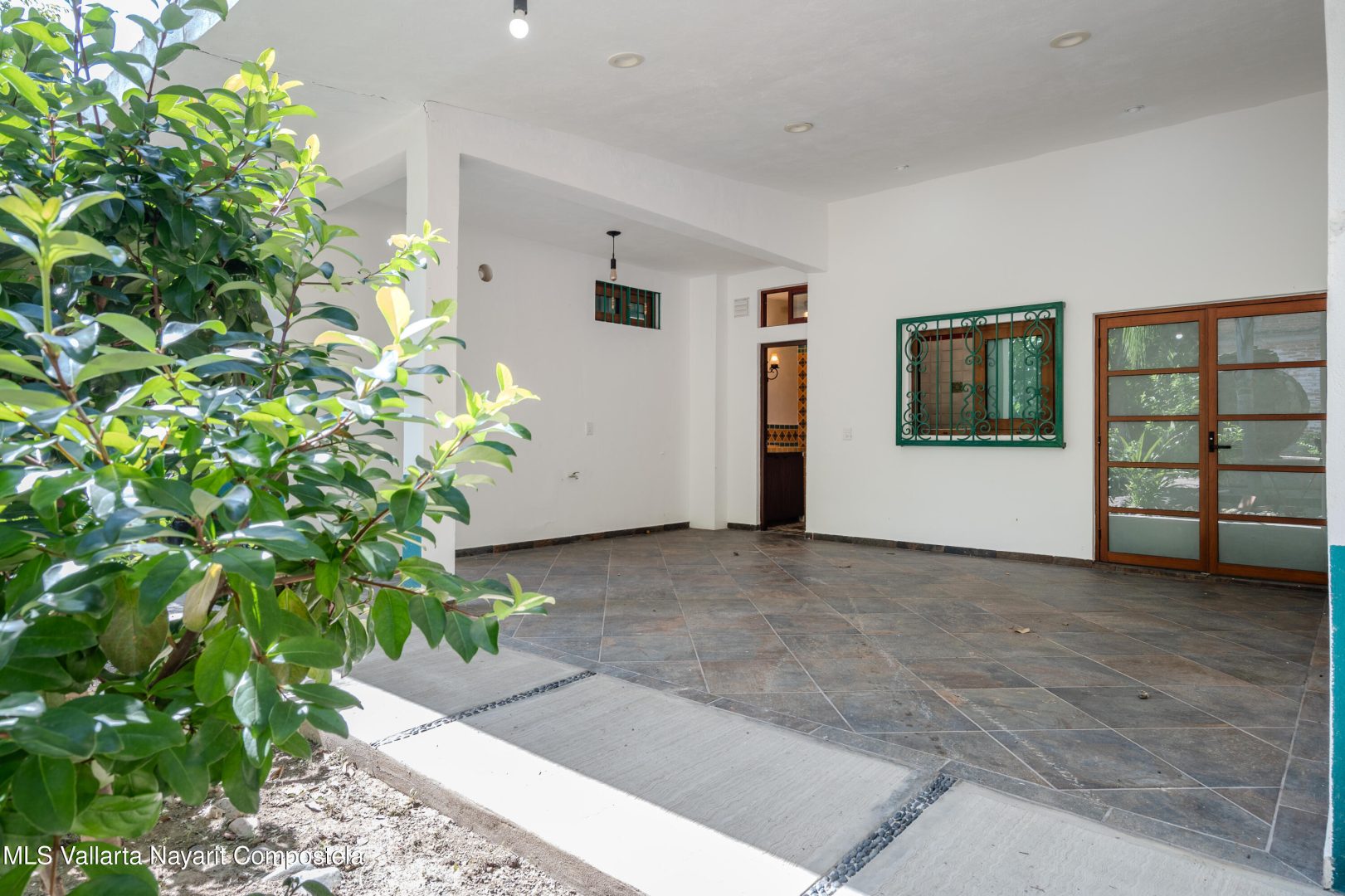 20251113181129405459000000-o