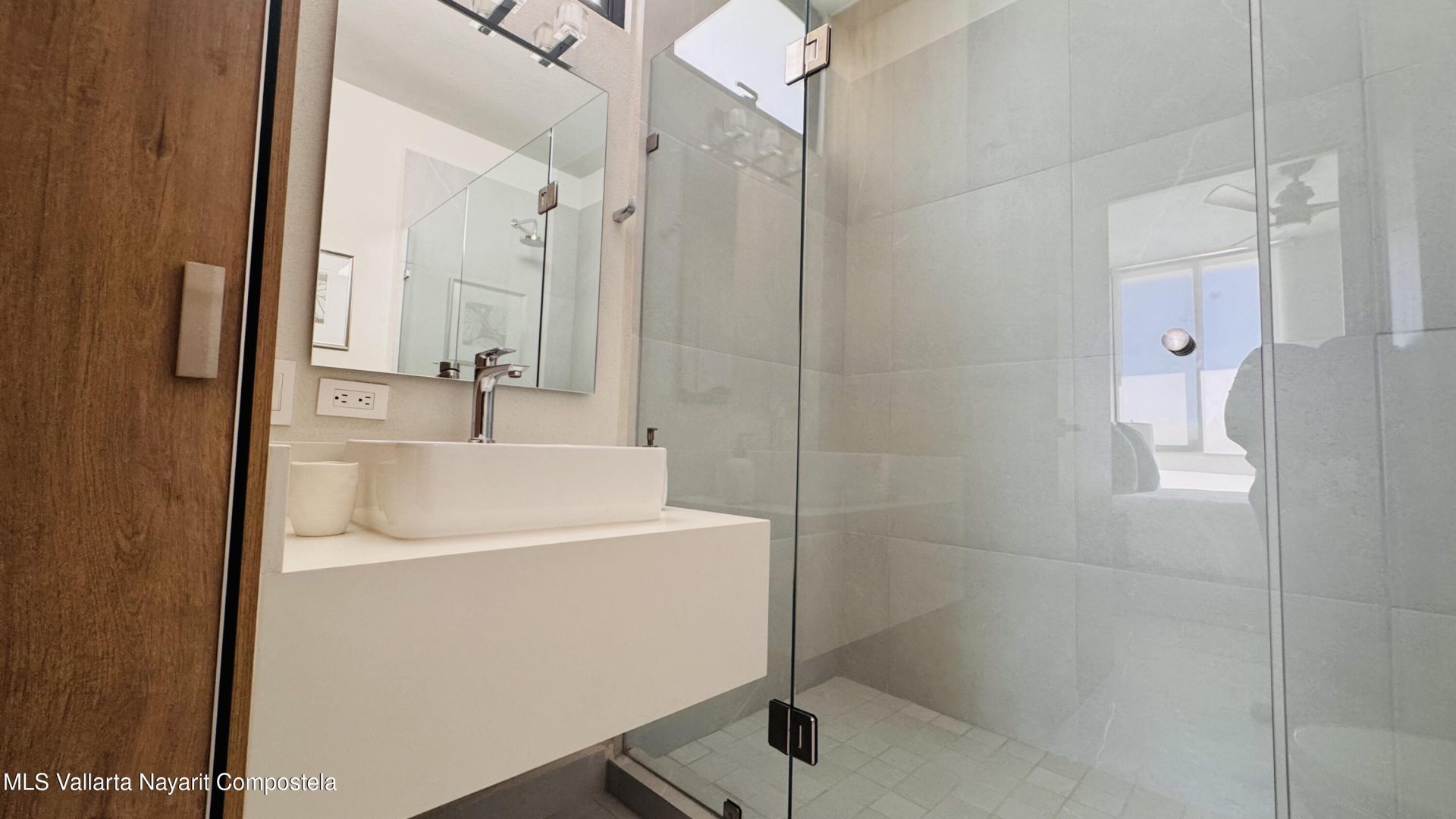 20251113201143693951000000-o