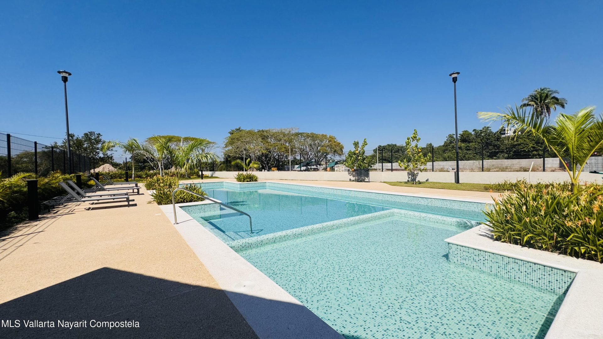 20251113203405409782000000-o