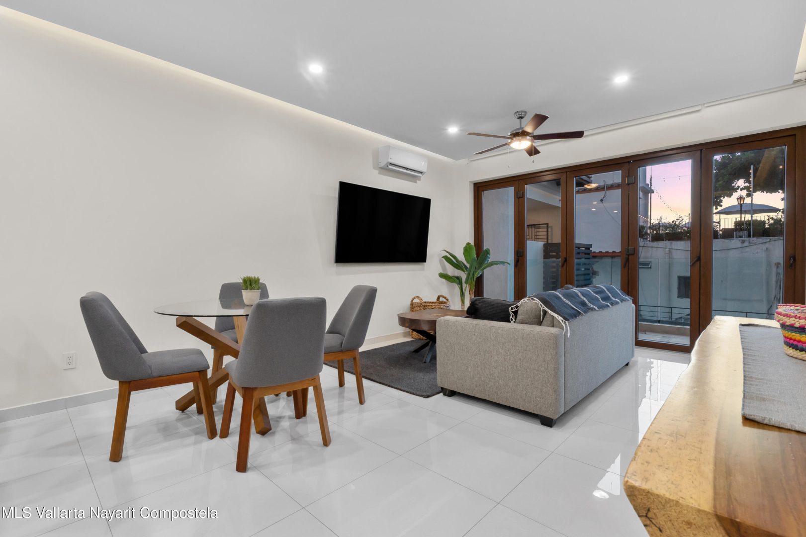 20251114200418983521000000-o